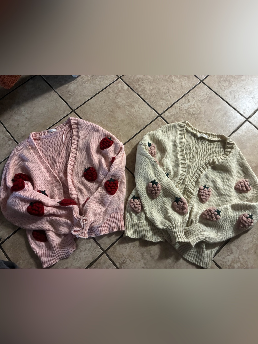 vestique Strawberry Appliqué Knit Cardigan - Pink & Cream